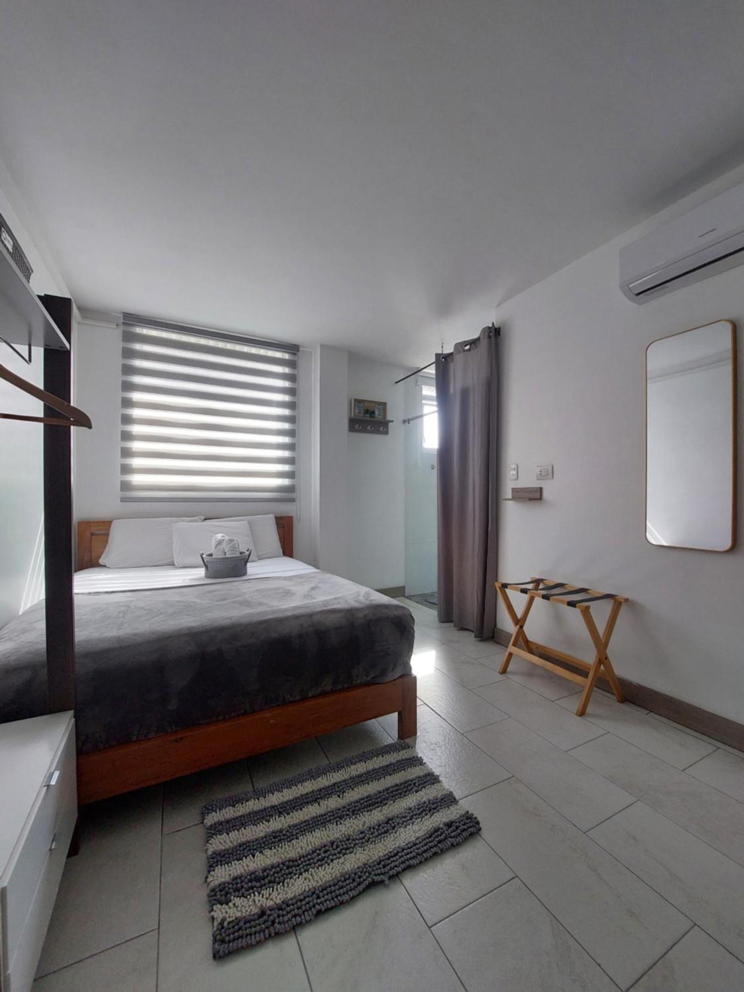 Libertad 109 Hotel Con Generador Electrico ラ・リベルター エクステリア 写真